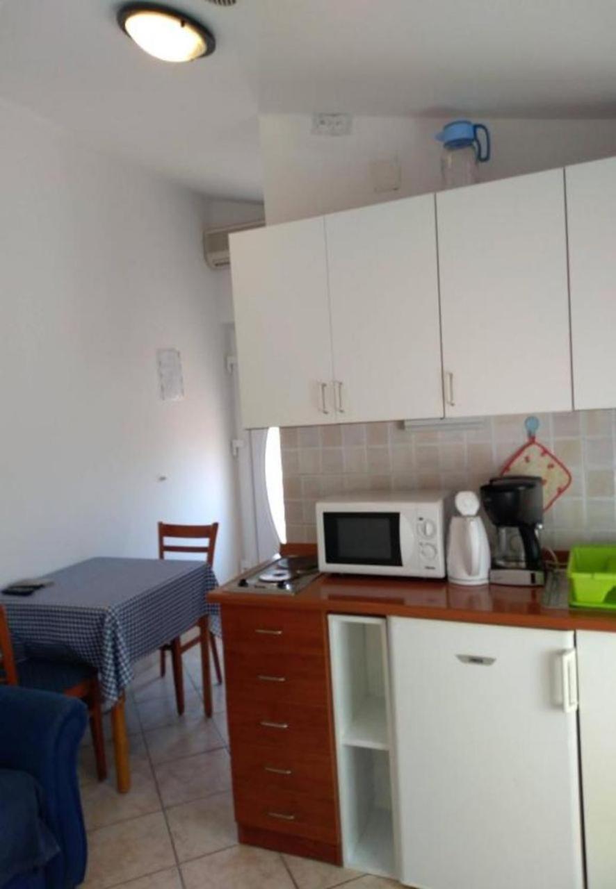 Apartments Dobri - 500M From Beach Nin Exterior photo