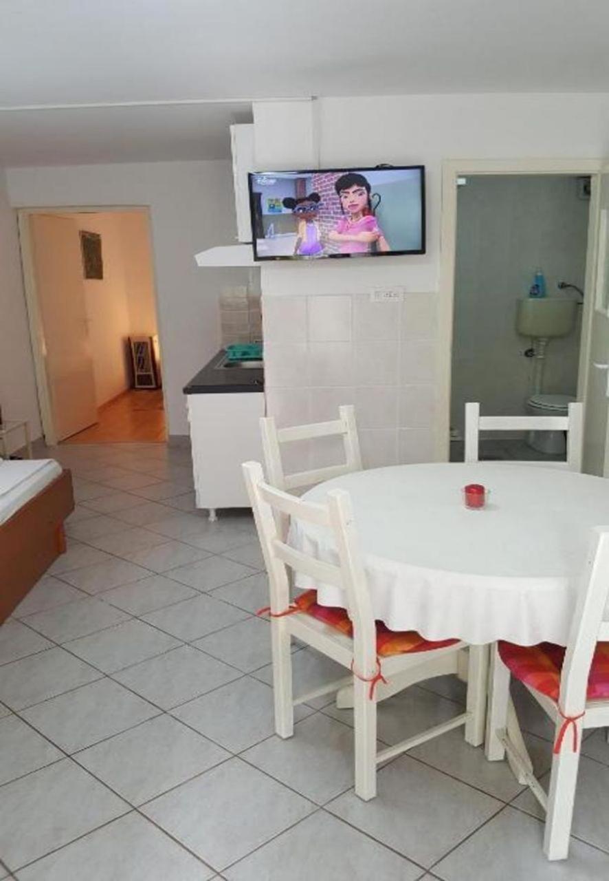Apartments Dobri - 500M From Beach Nin Exterior photo